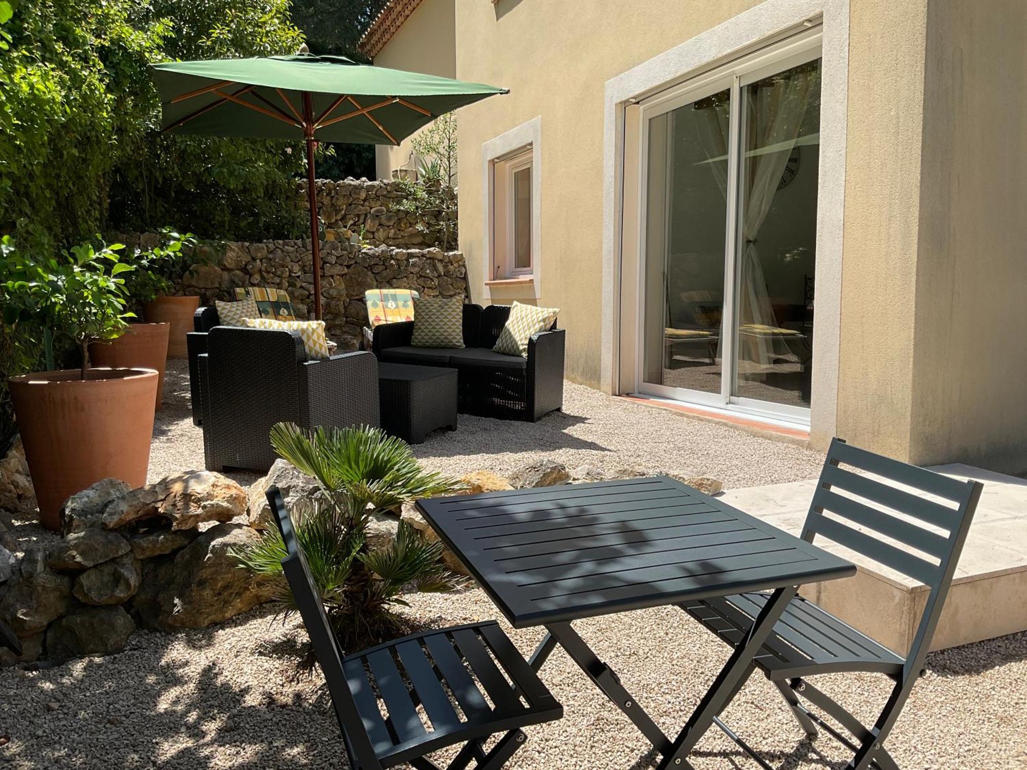 Oustaou Apartment โอบาญ ภายนอก รูปภาพ